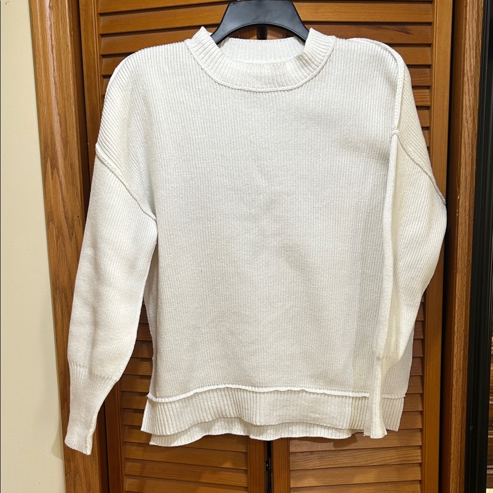 Moon and Madison white ribbed sweater size small